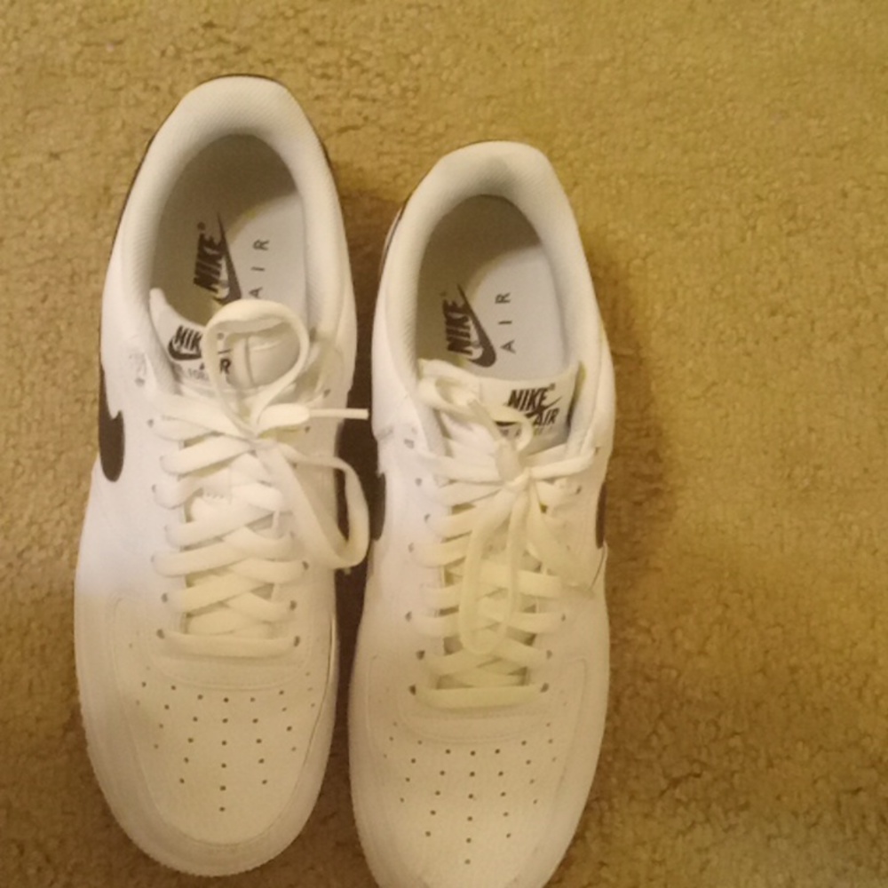 AIR FORCES"size"9'5" - Picture 3 of 5